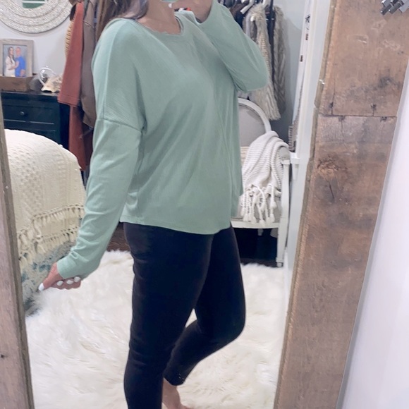 Very J green cozy size small top - Picture 1 of 4